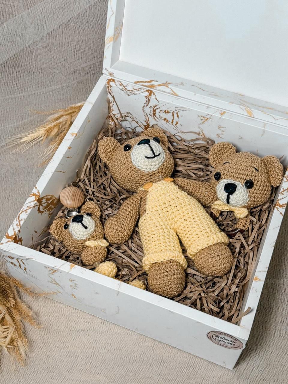 Caja de Regalo Amigurumi Oso Overol